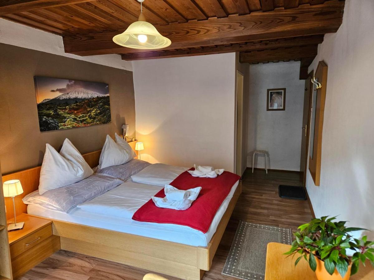 Gasthof-Pension Alt Kirchheim バド クラインキルヒハイム エクステリア 写真
