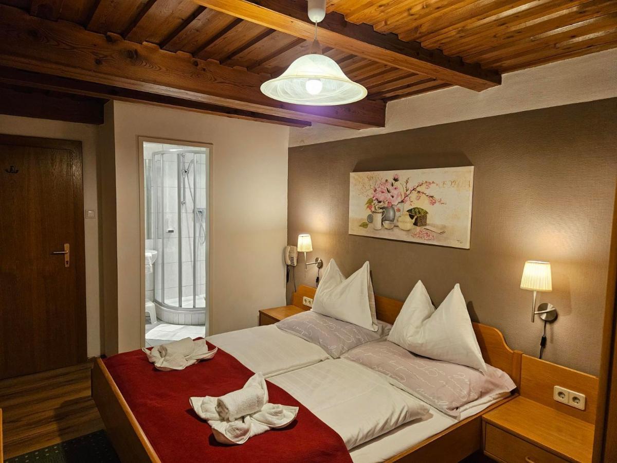 Gasthof-Pension Alt Kirchheim バド クラインキルヒハイム エクステリア 写真