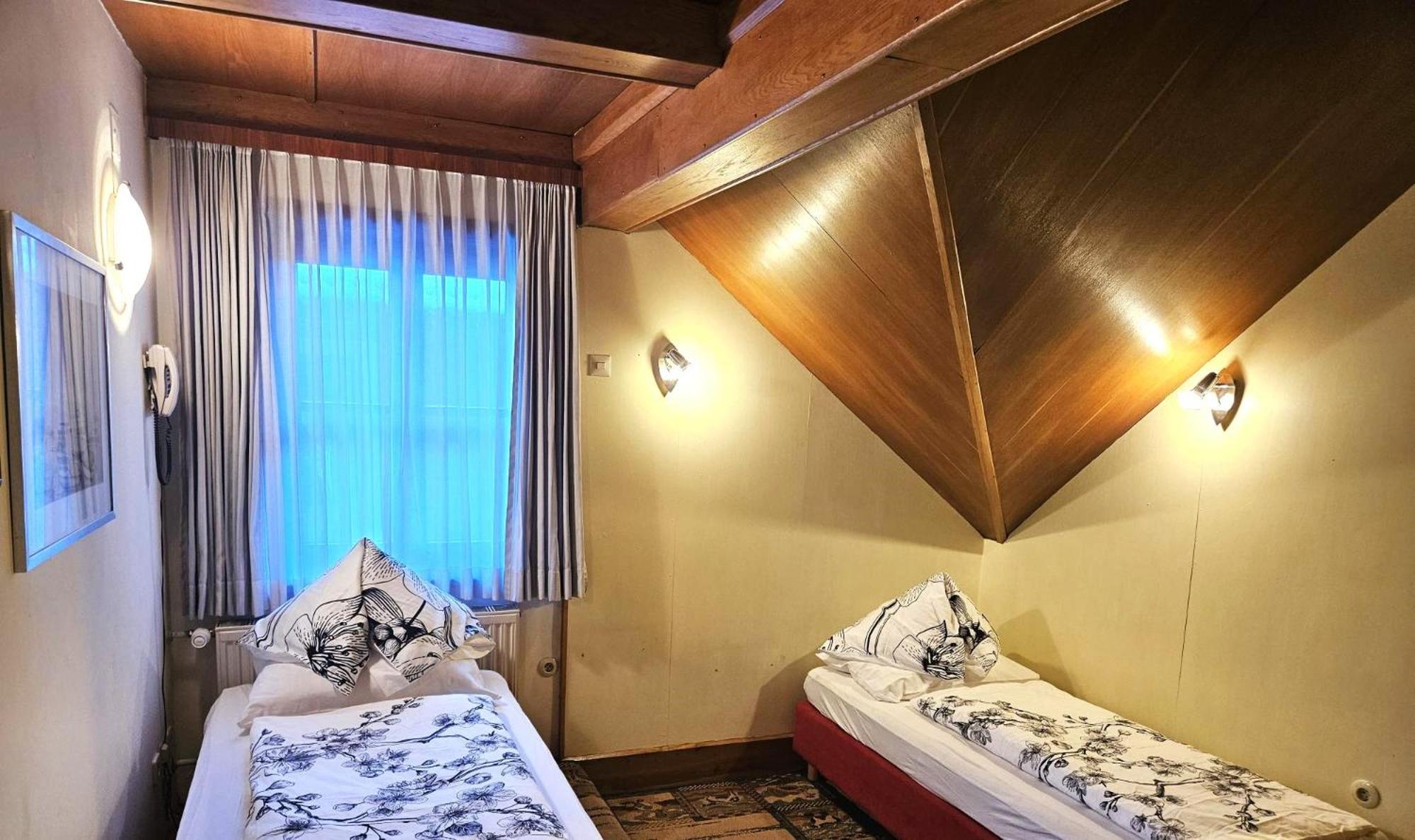 Gasthof-Pension Alt Kirchheim バド クラインキルヒハイム エクステリア 写真