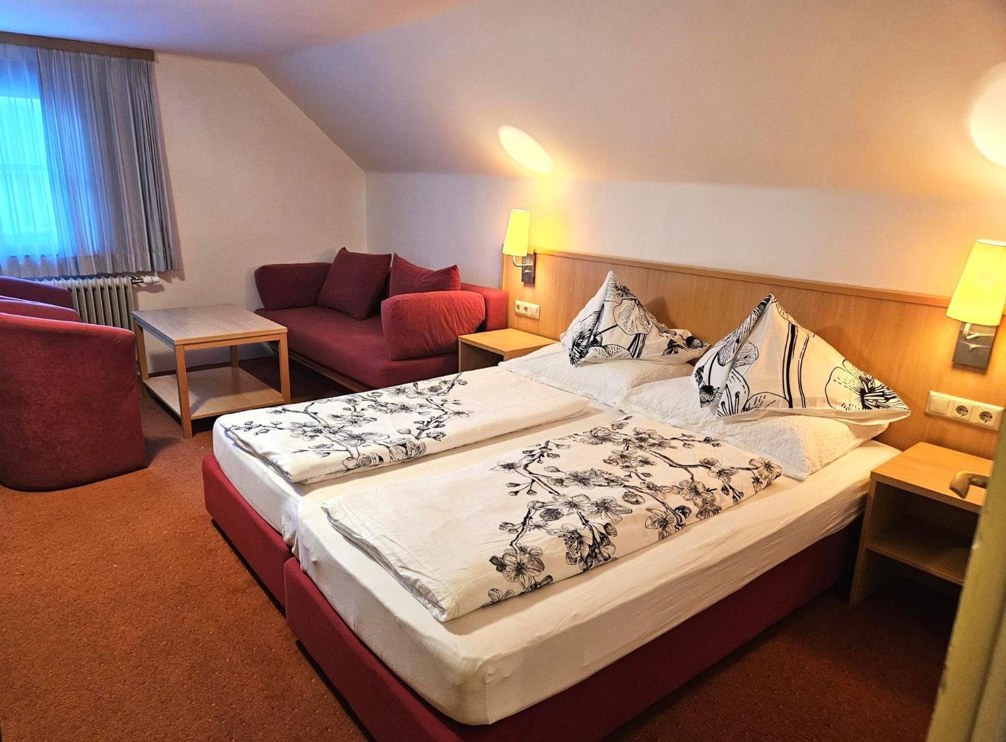 Gasthof-Pension Alt Kirchheim バド クラインキルヒハイム エクステリア 写真