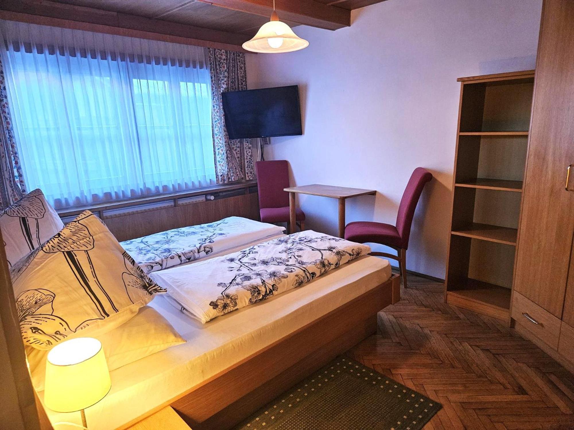 Gasthof-Pension Alt Kirchheim バド クラインキルヒハイム エクステリア 写真